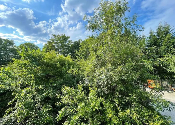 Hampstead 4-Bedrooms Condo Apartment