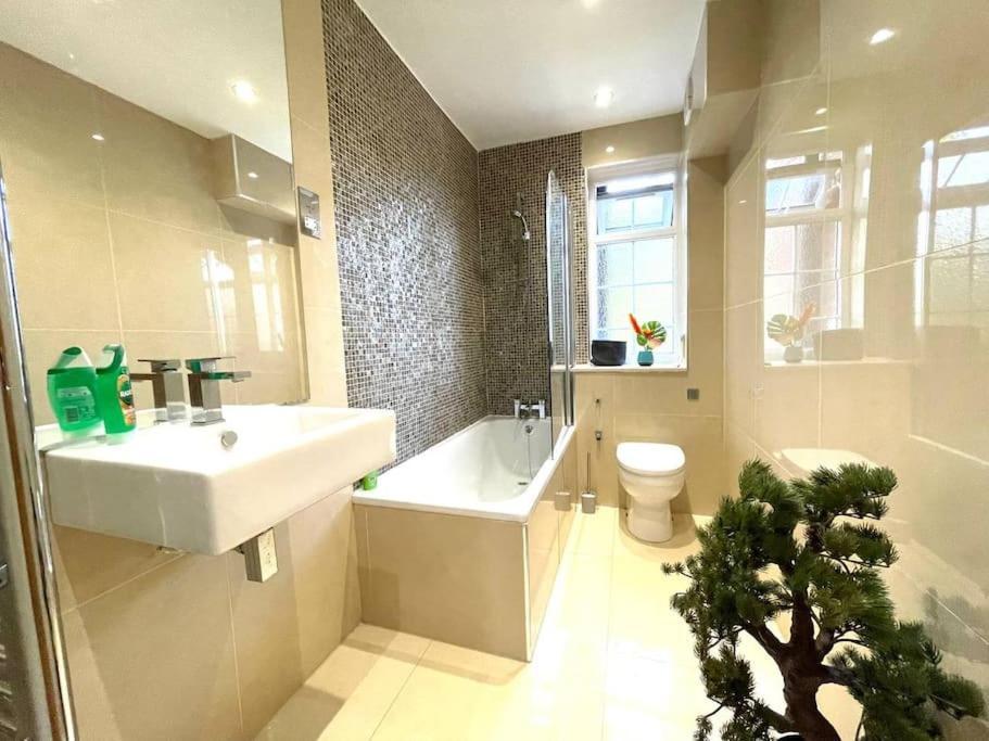 Apartment Hampstead 4-bedrooms London